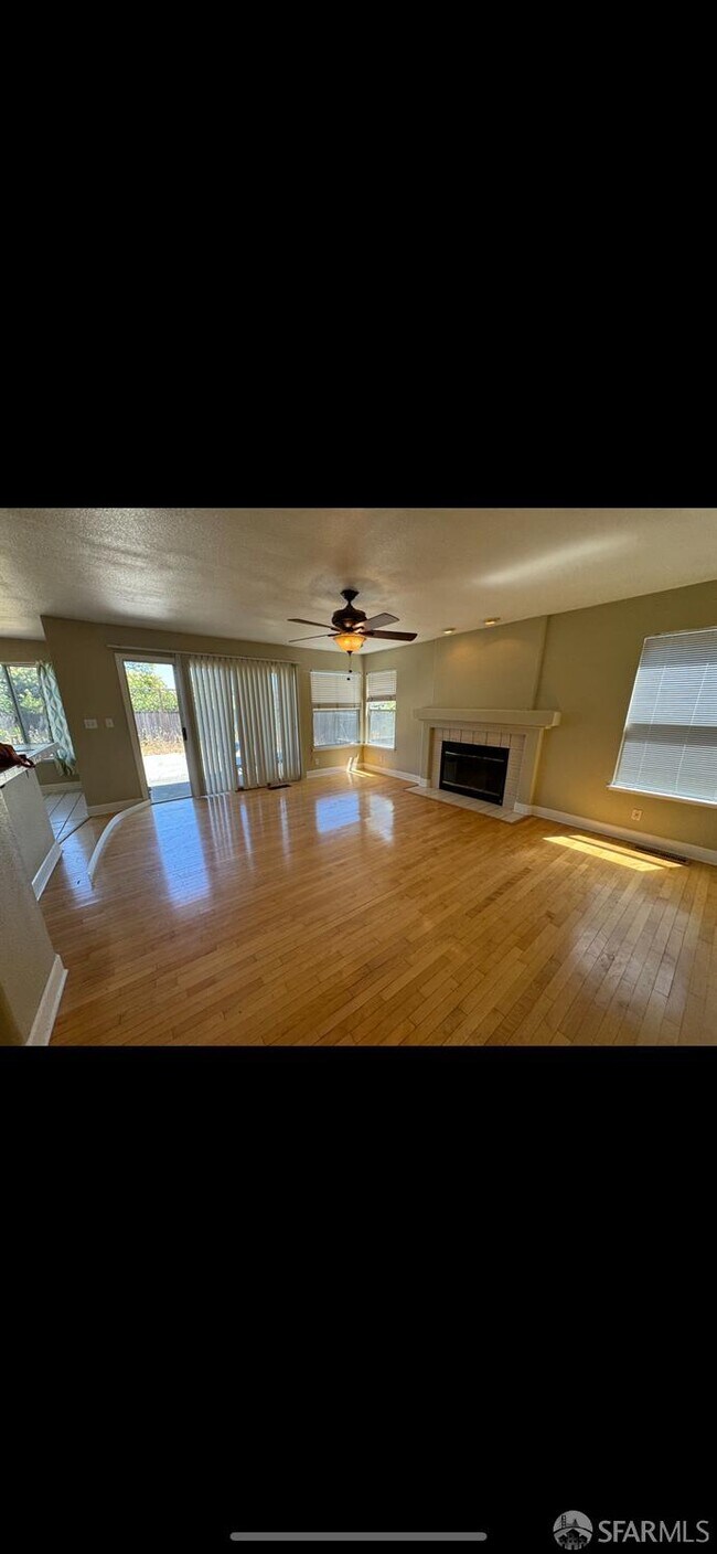 Building Photo - 4009 Pillsbury Ct