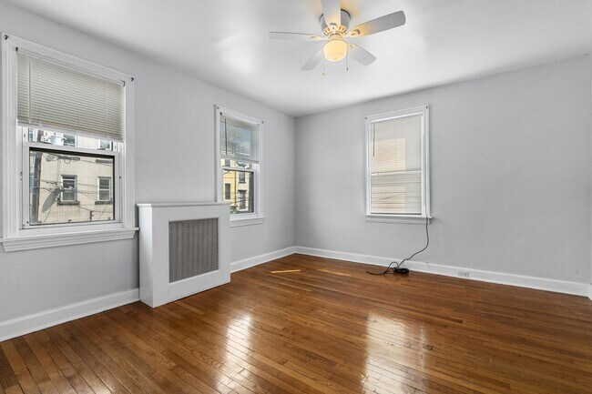 Building Photo - 410 Wyandotte St