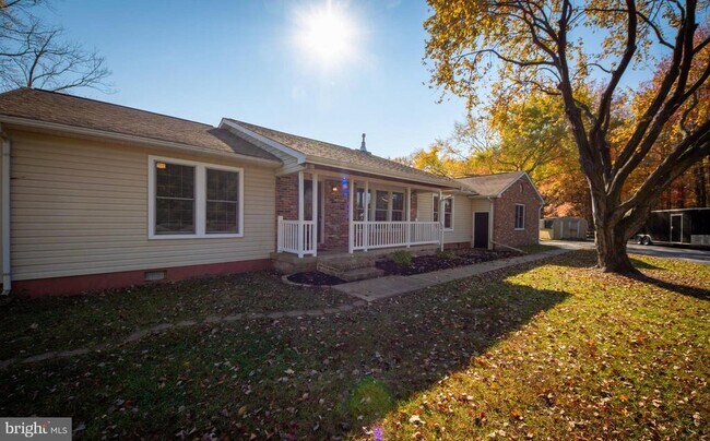 Building Photo - 105 King George Ct