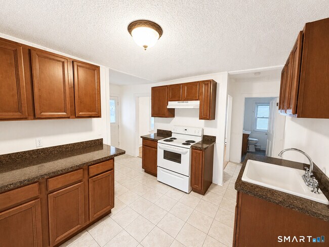 Building Photo - 64 Bannon St
