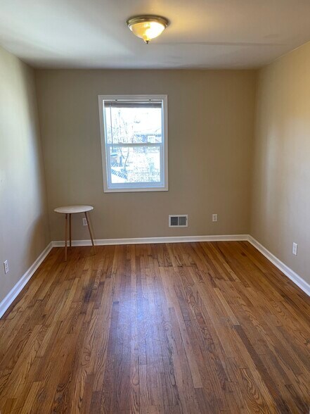 Dining Area - 638 Fellows Ave