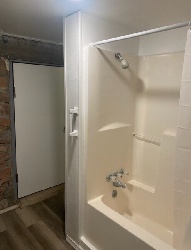 Building Photo - 1 Bedroom with Garage in Perry!