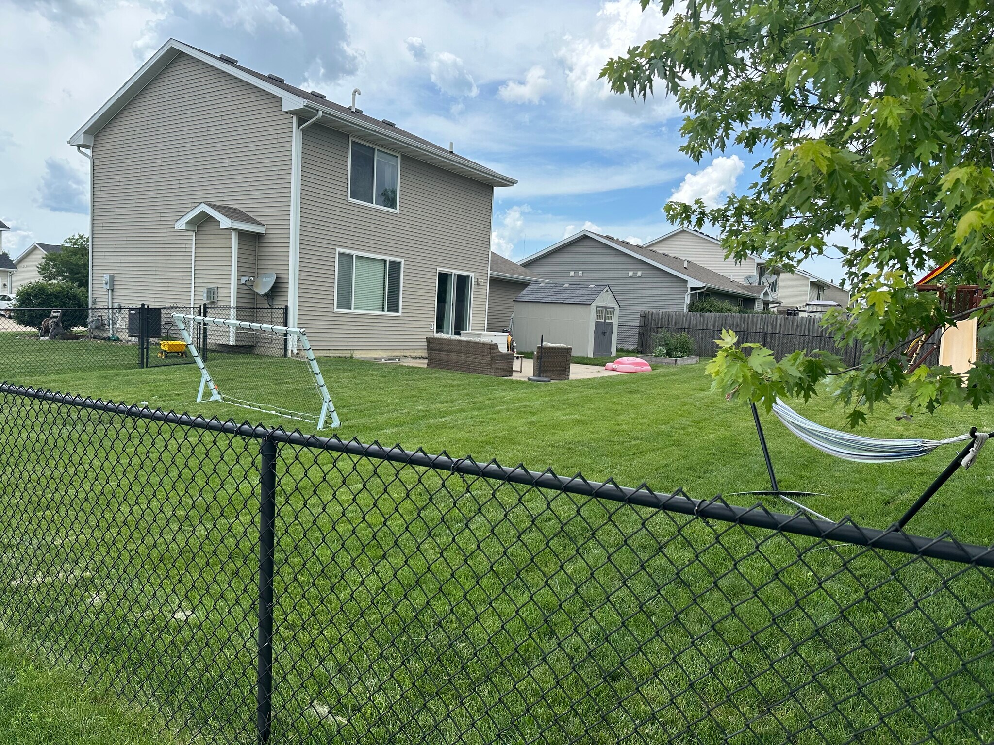Building Photo - 4703 NE Hayes Dr