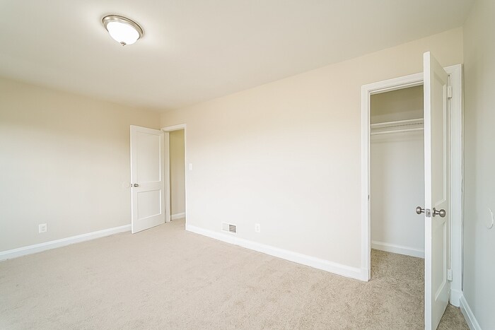 Building Photo - 1917 Searles Rd