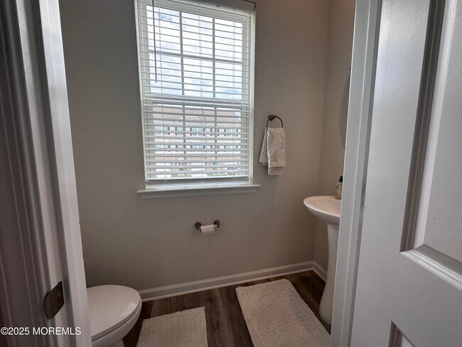 Building Photo - 248 Macoun Way