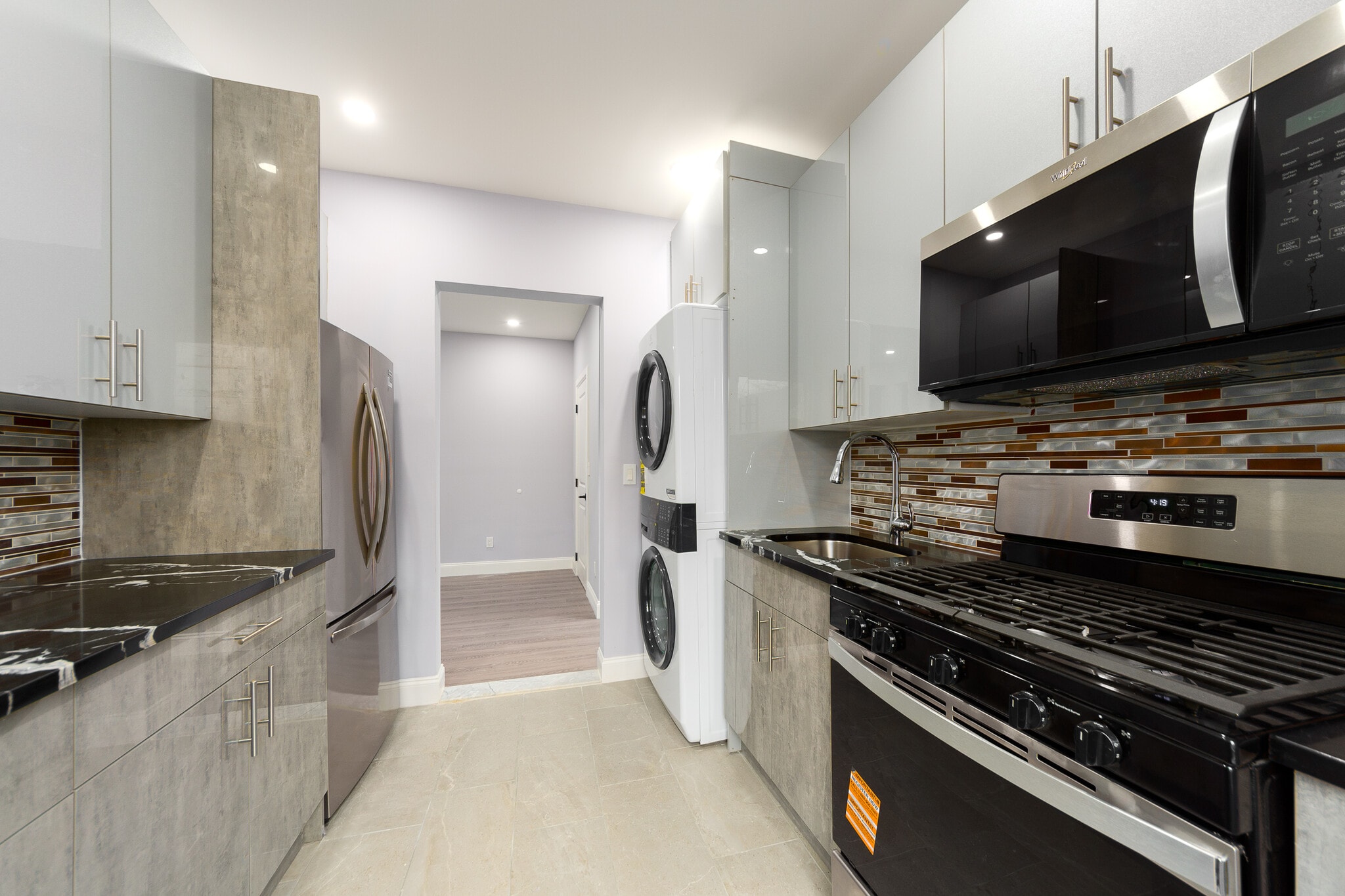 Building Photo - 222 Primrose Ave