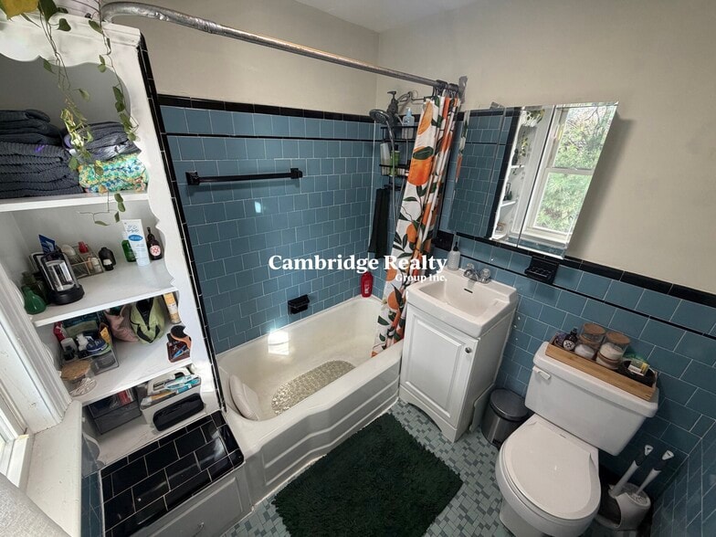 Building Photo - 319 Washington St