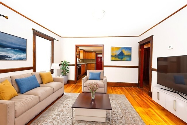 Building Photo - 65 Clifford St