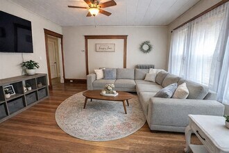 Building Photo - 17 Bentley St