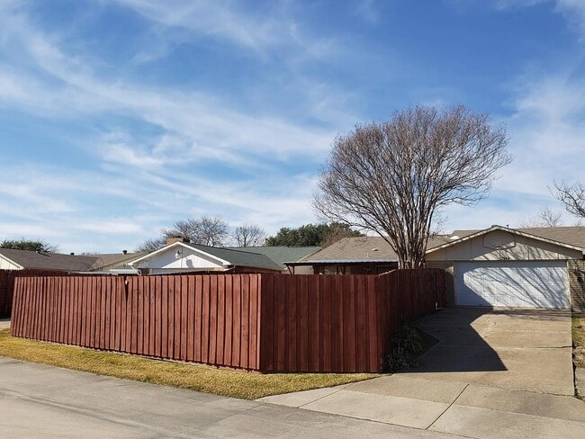 Building Photo - 2944 Furneaux Ln