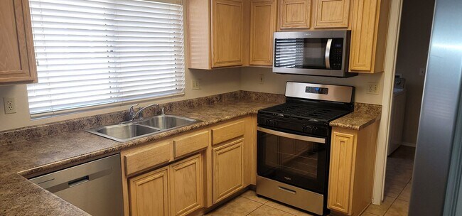 Building Photo - Sun City Summerlin - Golf Course Community...