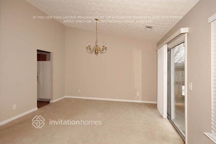 Building Photo - 302 Meadows Ln