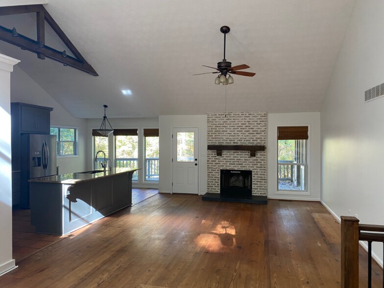 Building Photo - 4331 Whiteleaf Way