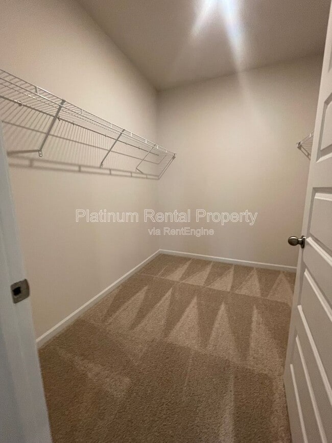 Building Photo - 32 Thedford Dr