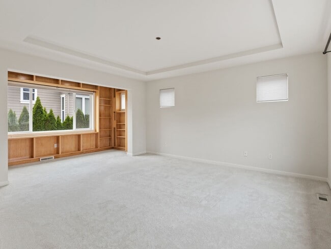 Building Photo - Spacious 4Bd Redmond Home