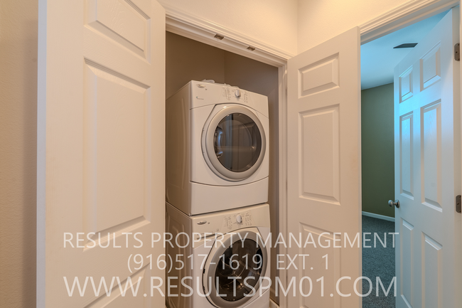 Building Photo - Beautiful Townhome in Rocklin Available Now!