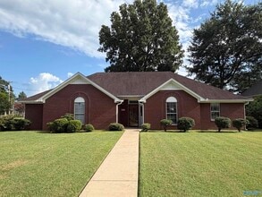 Building Photo - 701 Rigel Dr SW