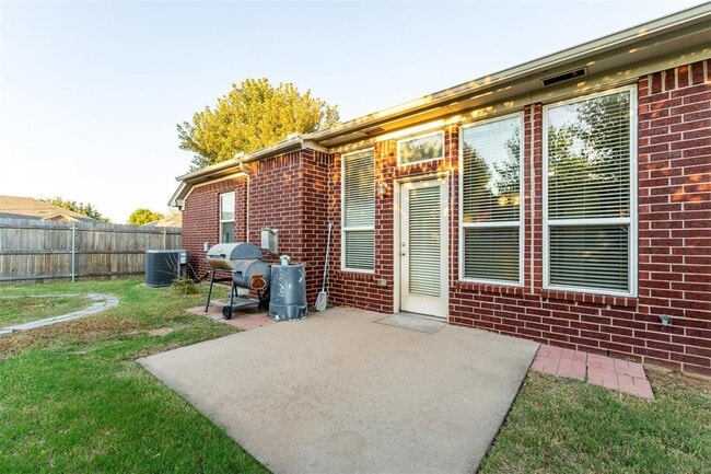 Building Photo - 16109 Panther Way