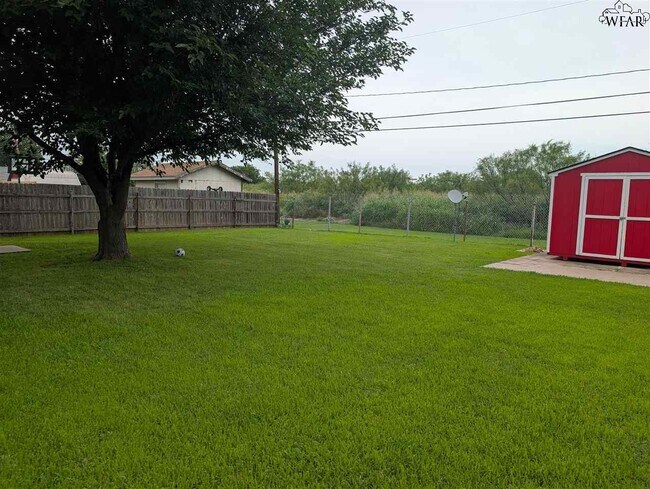 Building Photo - 2805 S Bandera Dr