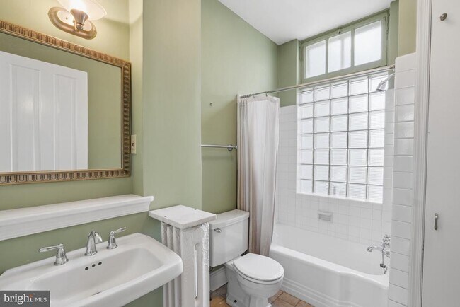 Building Photo - 1635 35th St NW