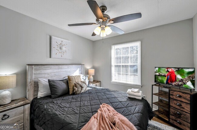 Building Photo - 444 Smyrna Powder Springs Rd SW