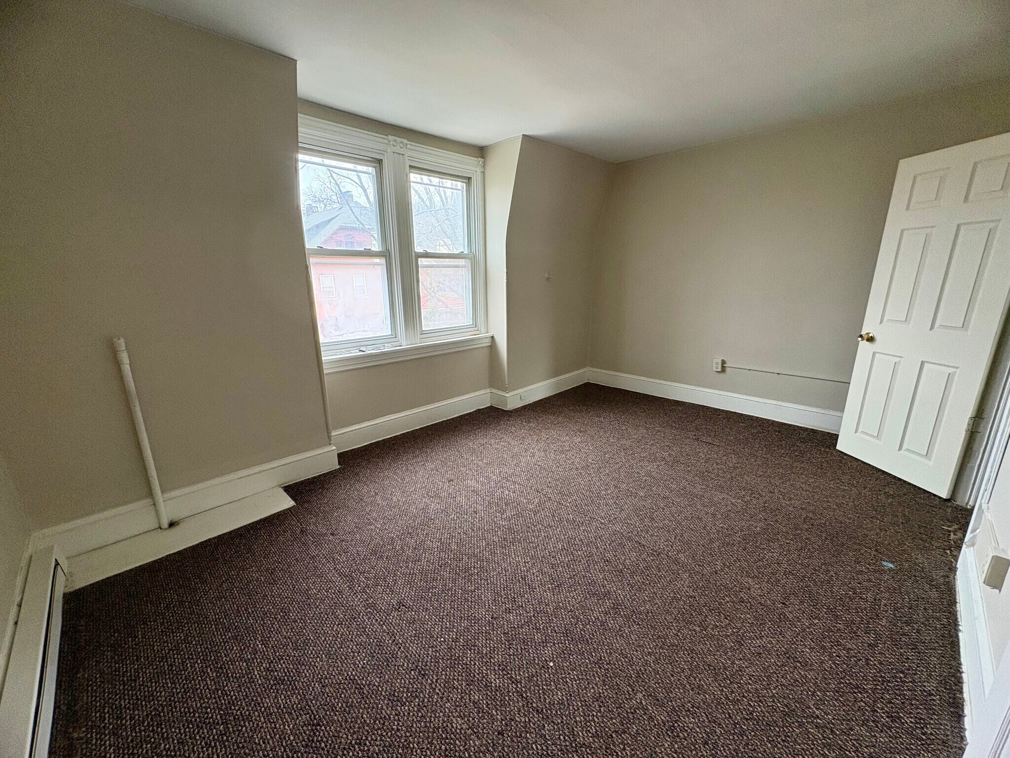 Building Photo - 1224 Eckert Ave