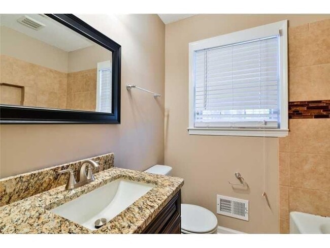 Building Photo - 3958 Plumcrest Cir SE