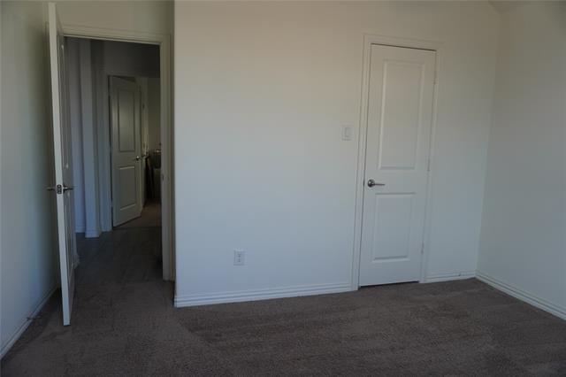 Building Photo - 2046 Hollow Creek Trail