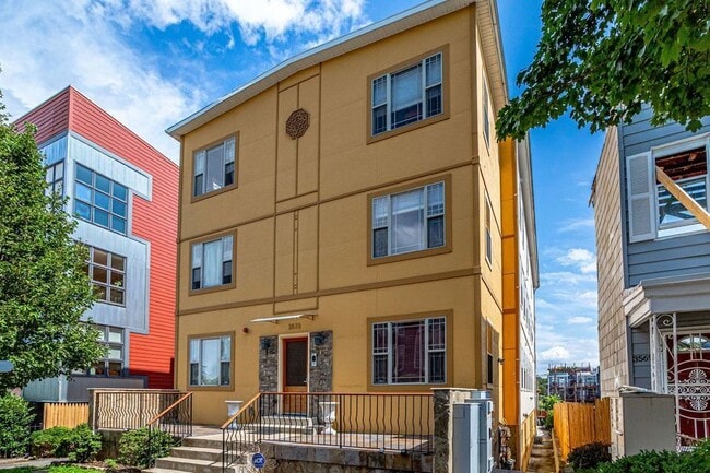 Building Photo - 3573 Warder St NW