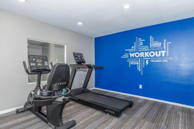 Building Photo - Center Ridge