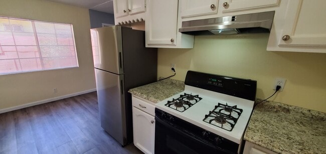 Building Photo - 252 A St