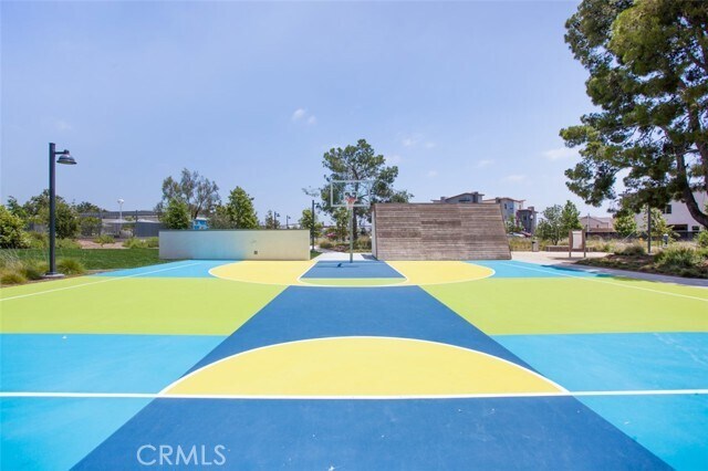 Building Photo - 198 Frame