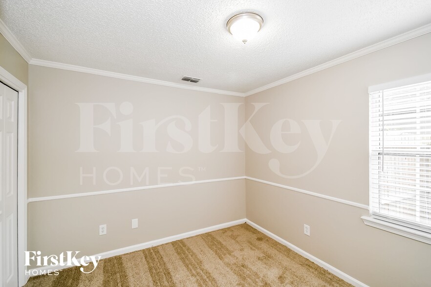 Building Photo - 4502 Arch Creek Dr