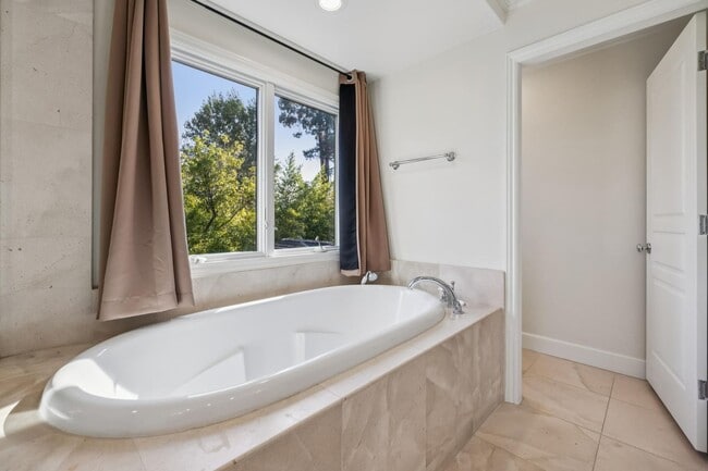 Building Photo - 7BR / 6BA Los Altos Home with Elevator, 3-Car Garage & EV Charging