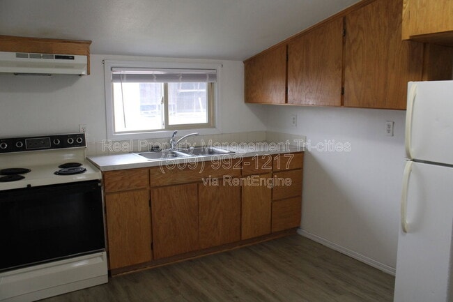 Building Photo - 508 9th St