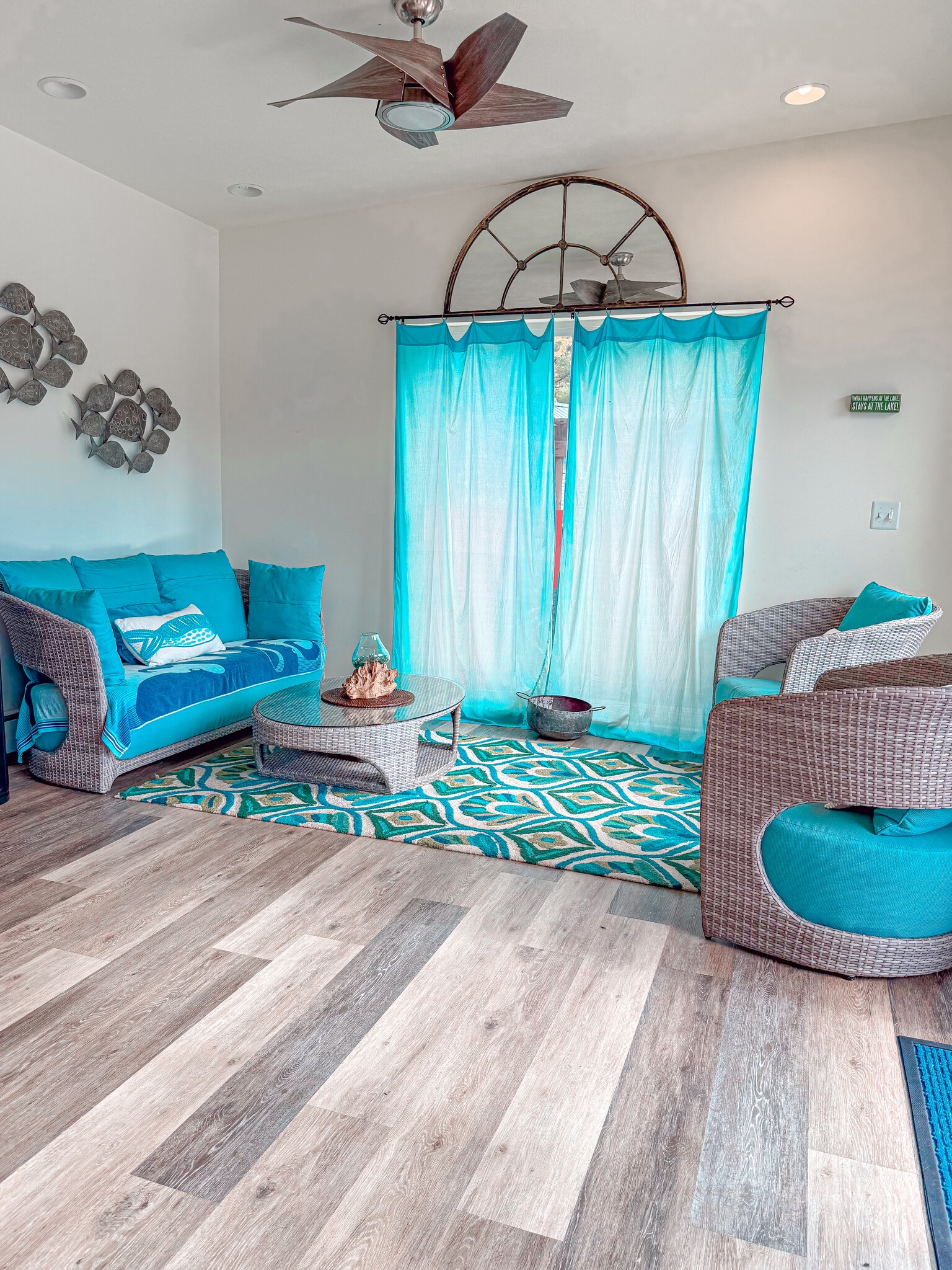 Building Photo - 440 S Peninsula Ln