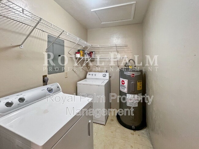 Building Photo - 27917 Washington St