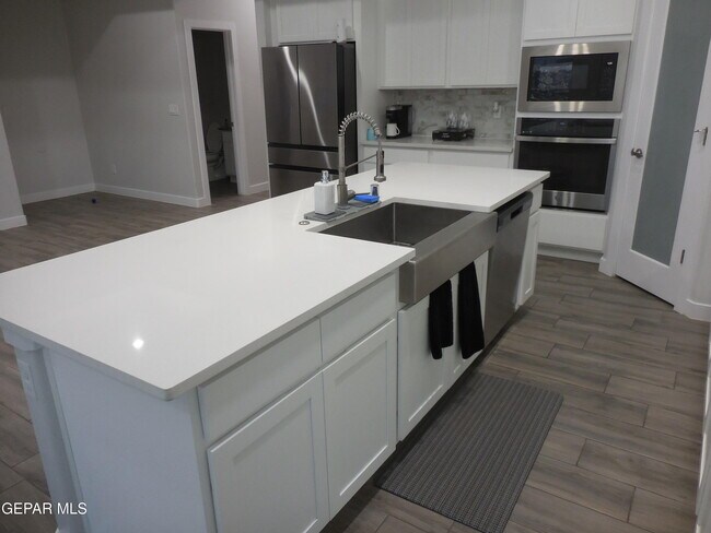 Building Photo - 7405 Norte Portugal Ln
