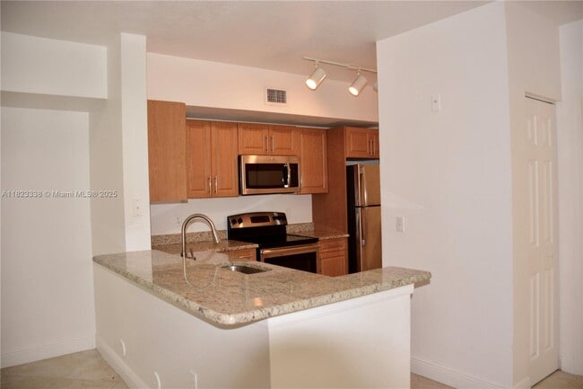 Building Photo - 2586 Centergate Dr