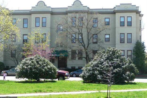 Great condo building right on the park - 201 E St SE