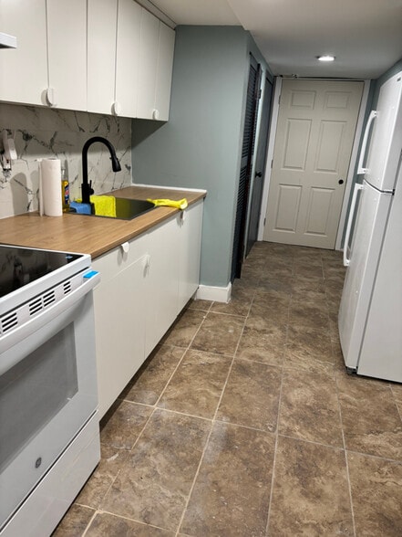 Building Photo - 114-01 Francis Lewis Blvd