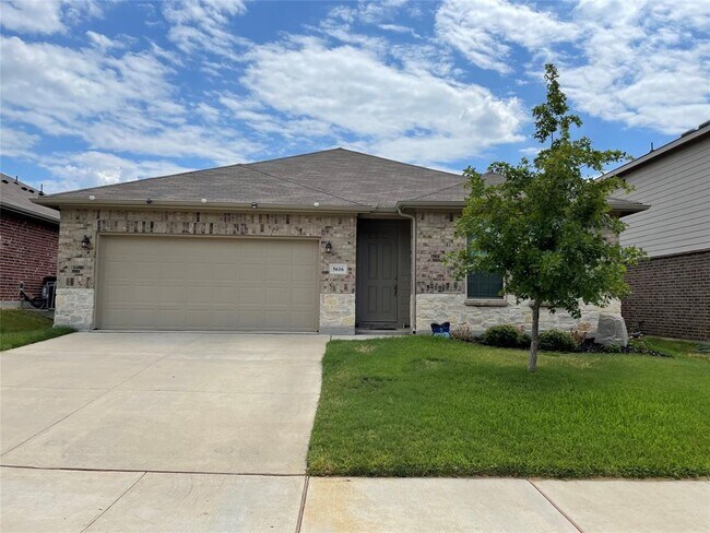 Primary Photo - 5616 Las Lomas Ln