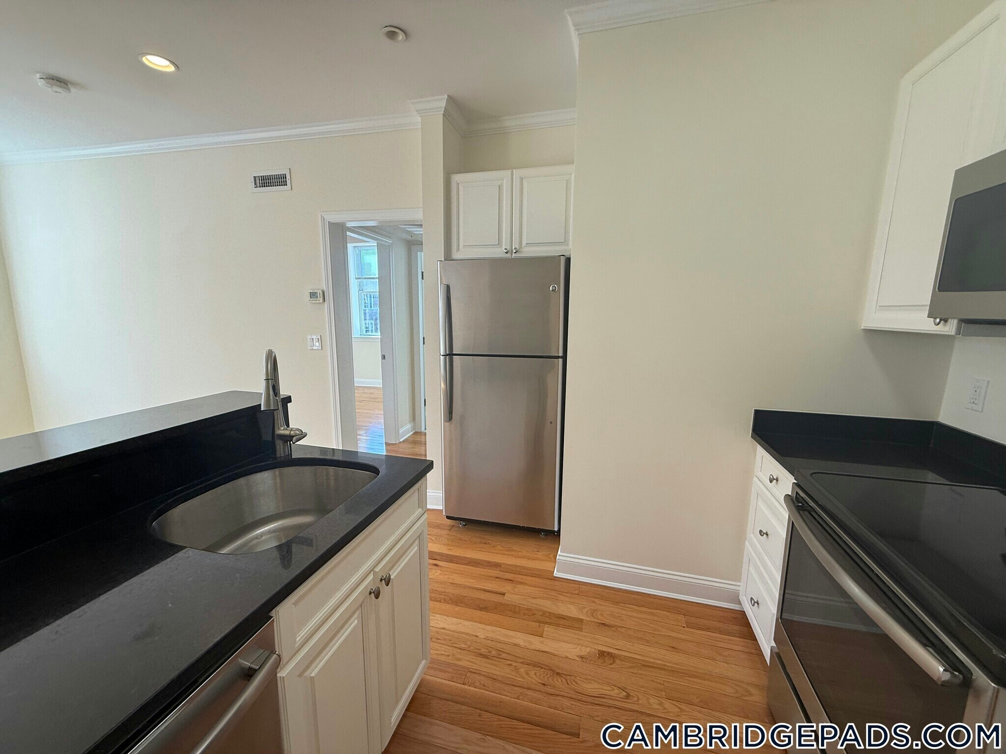 Building Photo - 3 Chauncy St