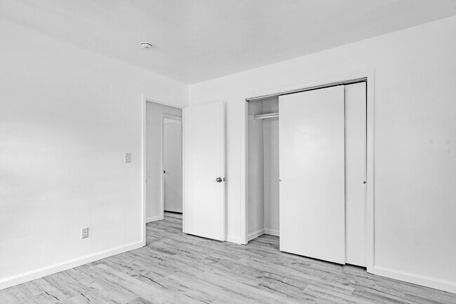 Building Photo - 1411 E Congress St