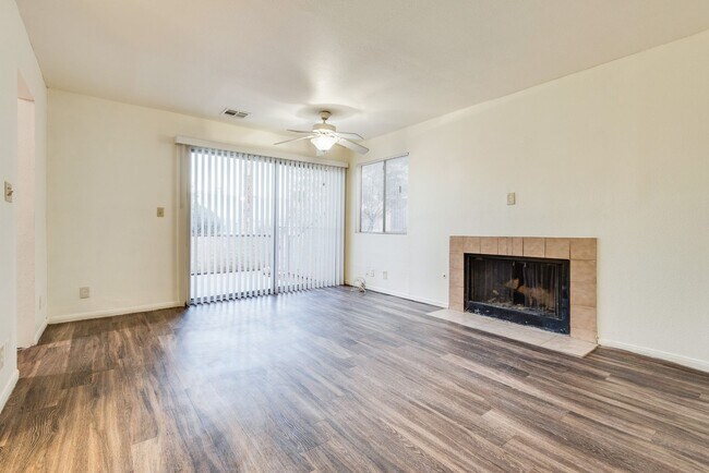 Building Photo - 5011 Spencer St
