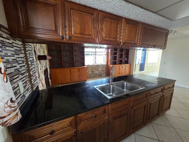 Building Photo - 8140 Medford Dr