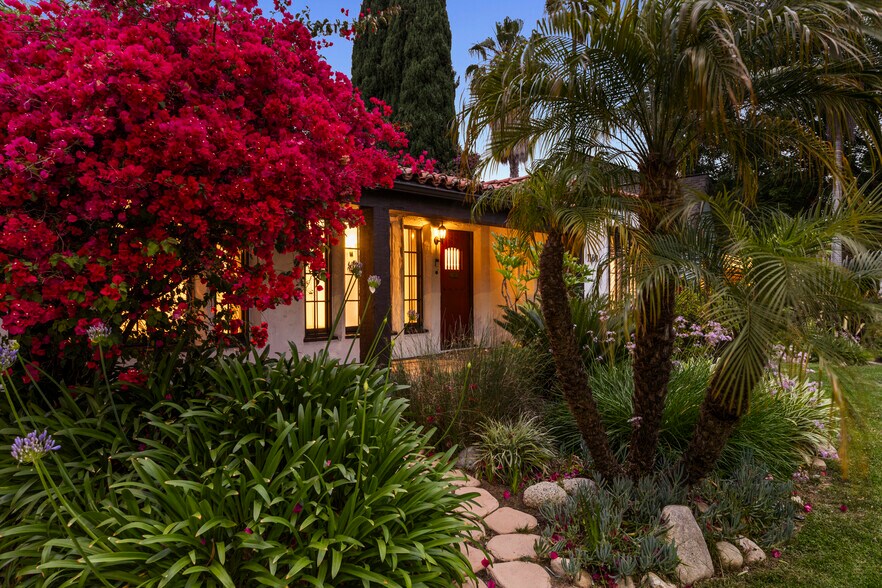 Building Photo - 1169 S Sierra Bonita Ave