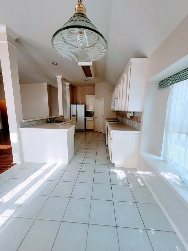 Building Photo - 3606 Chesapeake Ct