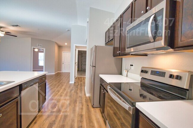 Building Photo - 5204 S San Mateo Dr