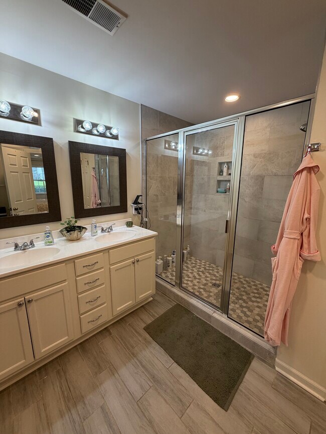 Building Photo - 1946 Corbin Rd